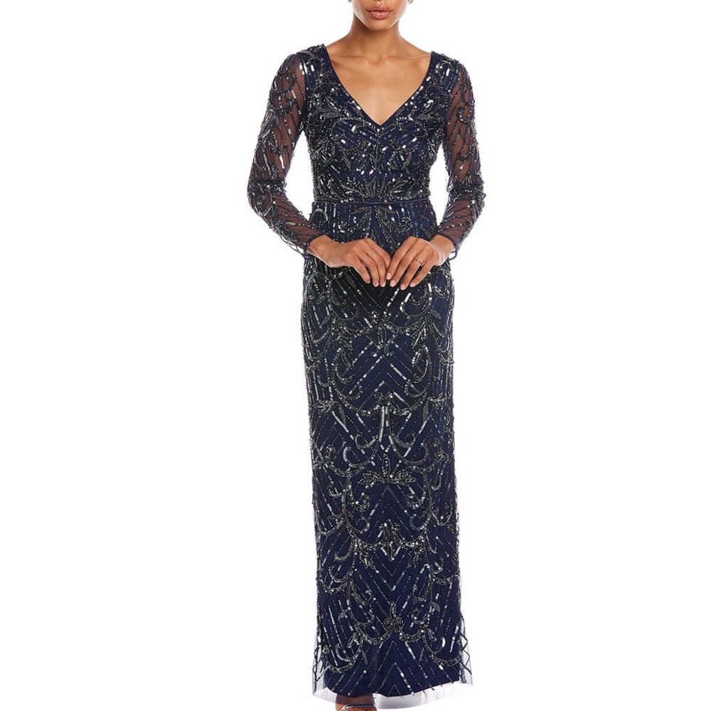 Beautiful & flattering Navy V-Neck column gown! Perfect for any formal occasion!